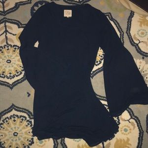 Navy T-shirt dress with flow sleeves